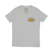 Men's V-neck T-shirt - Um Pôr Do Sol Na Praia